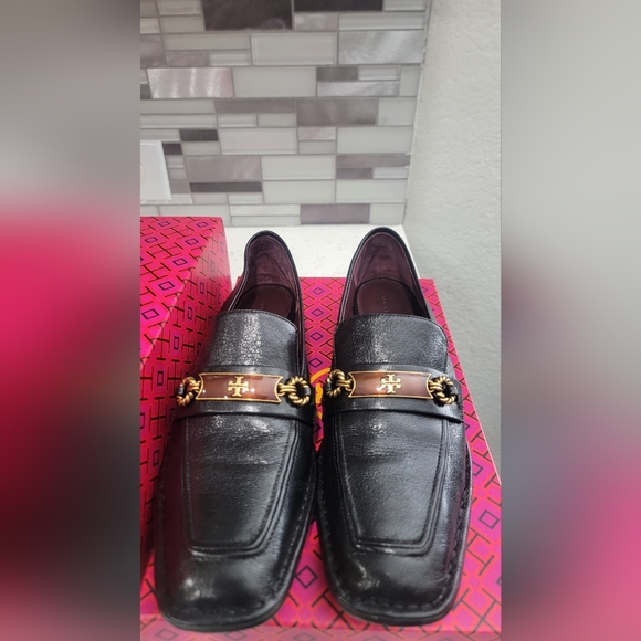 Tory Burch Black Leather Loafers with Gold Accent - Picture 5 of 6